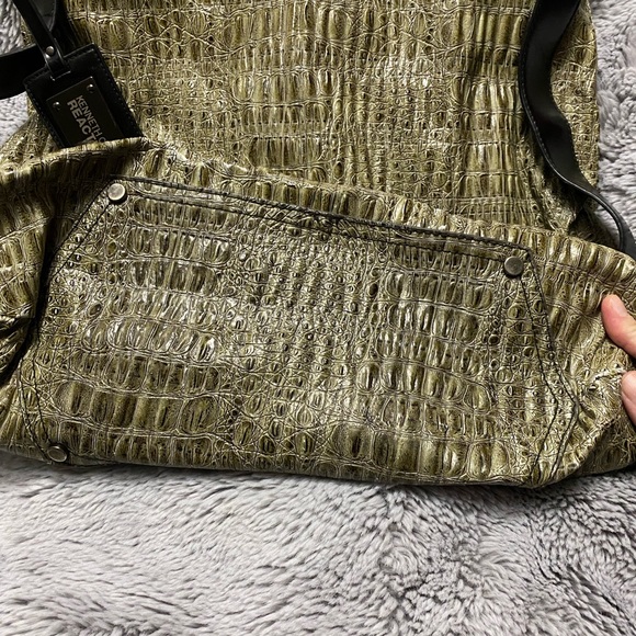 Gator print (100% PVC, no gators injured) shoulder bag - Picture 3 of 8